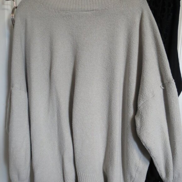 a.n.a  3 x V-Neck Taupe Sweater - Picture 4 of 5